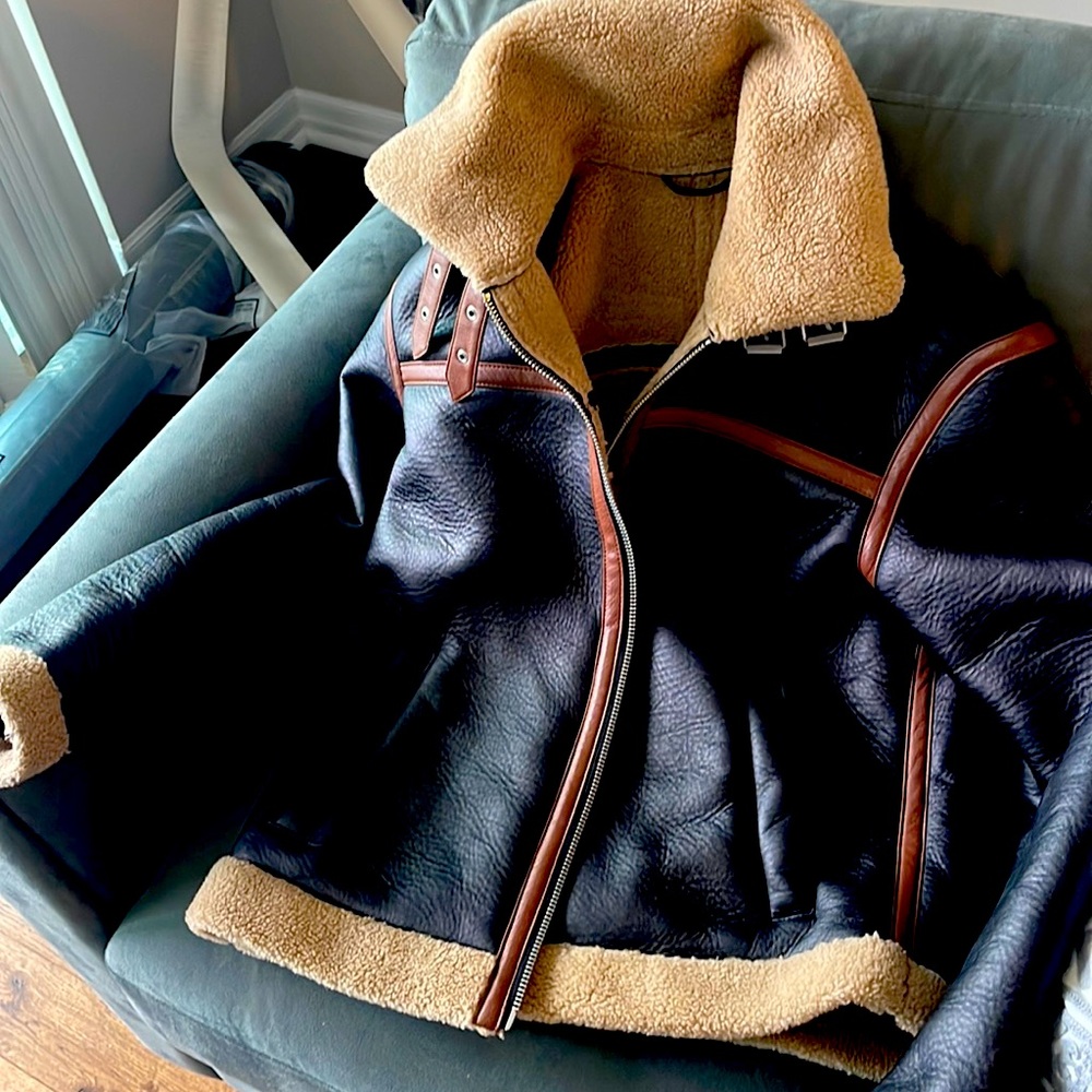 Gorgeous looking men’s large pilot coat